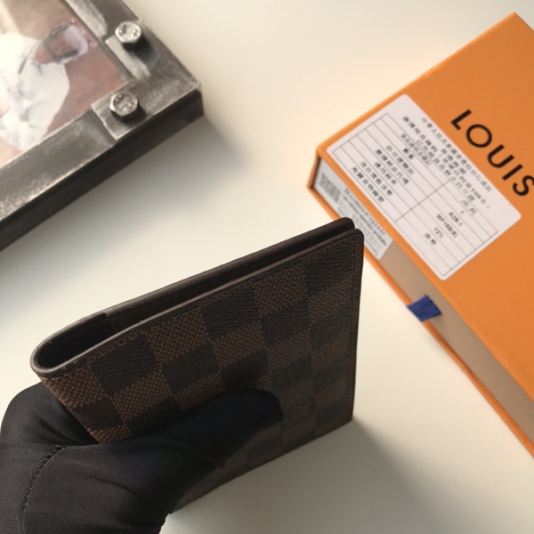 LVコピーウォレット側面デザイン